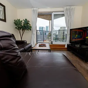 https://two-bed-apartment-near-canary-wharf.cambridgehotelsuk.com